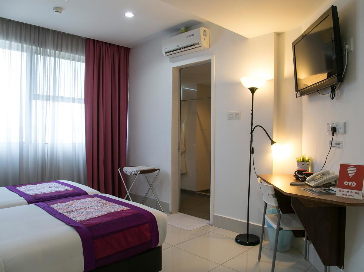 Oyo 180 V Hotel กัวลาลัมเปอร์ ภายนอก รูปภาพ