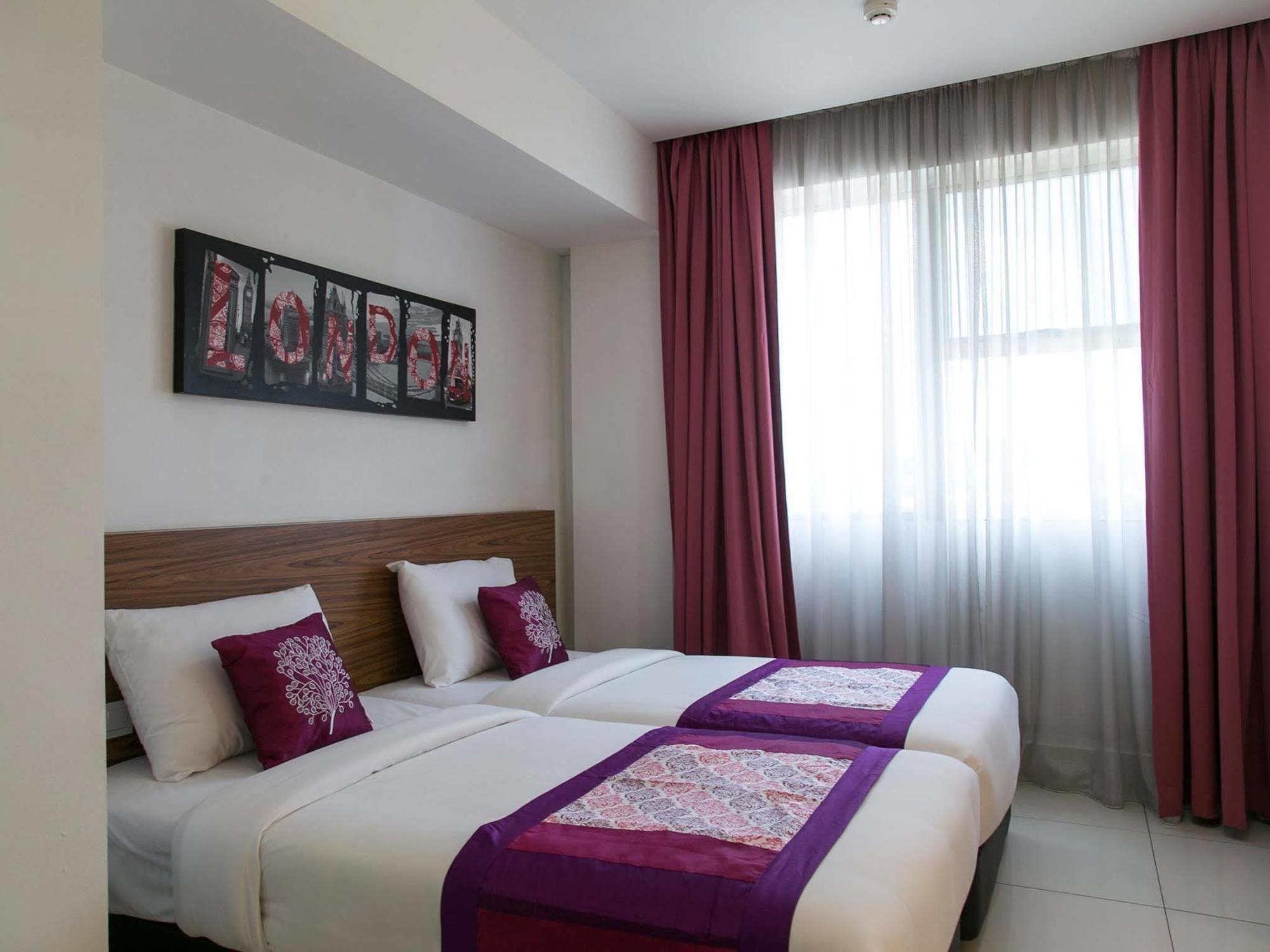Oyo 180 V Hotel กัวลาลัมเปอร์ ภายนอก รูปภาพ