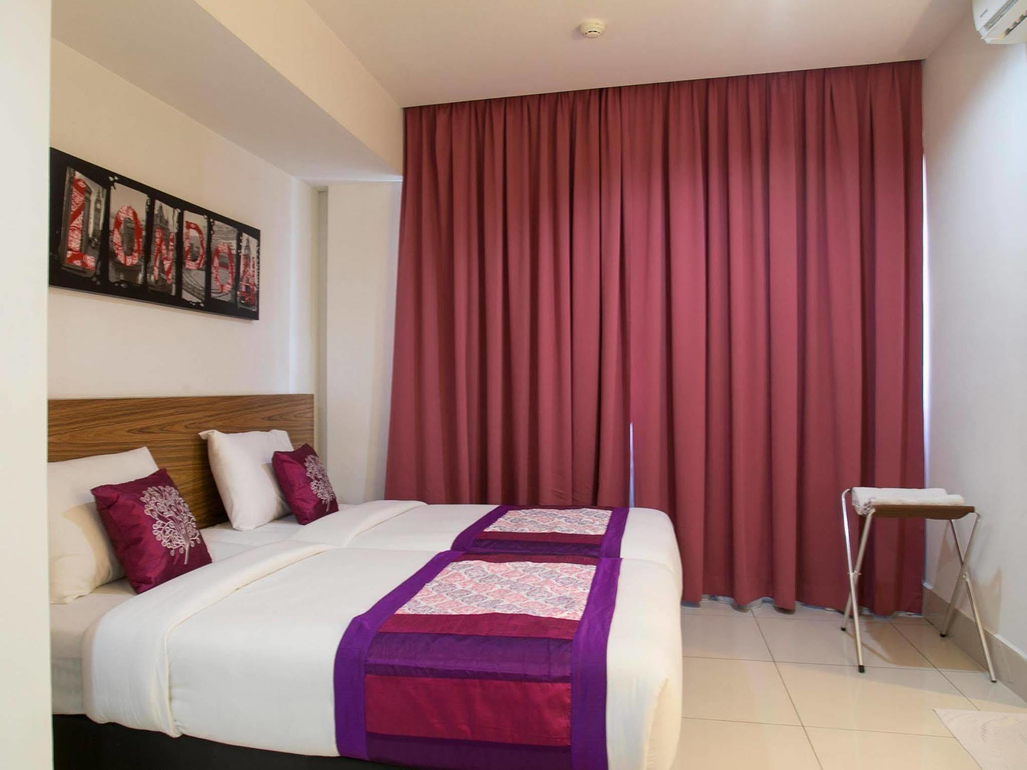 Oyo 180 V Hotel กัวลาลัมเปอร์ ภายนอก รูปภาพ